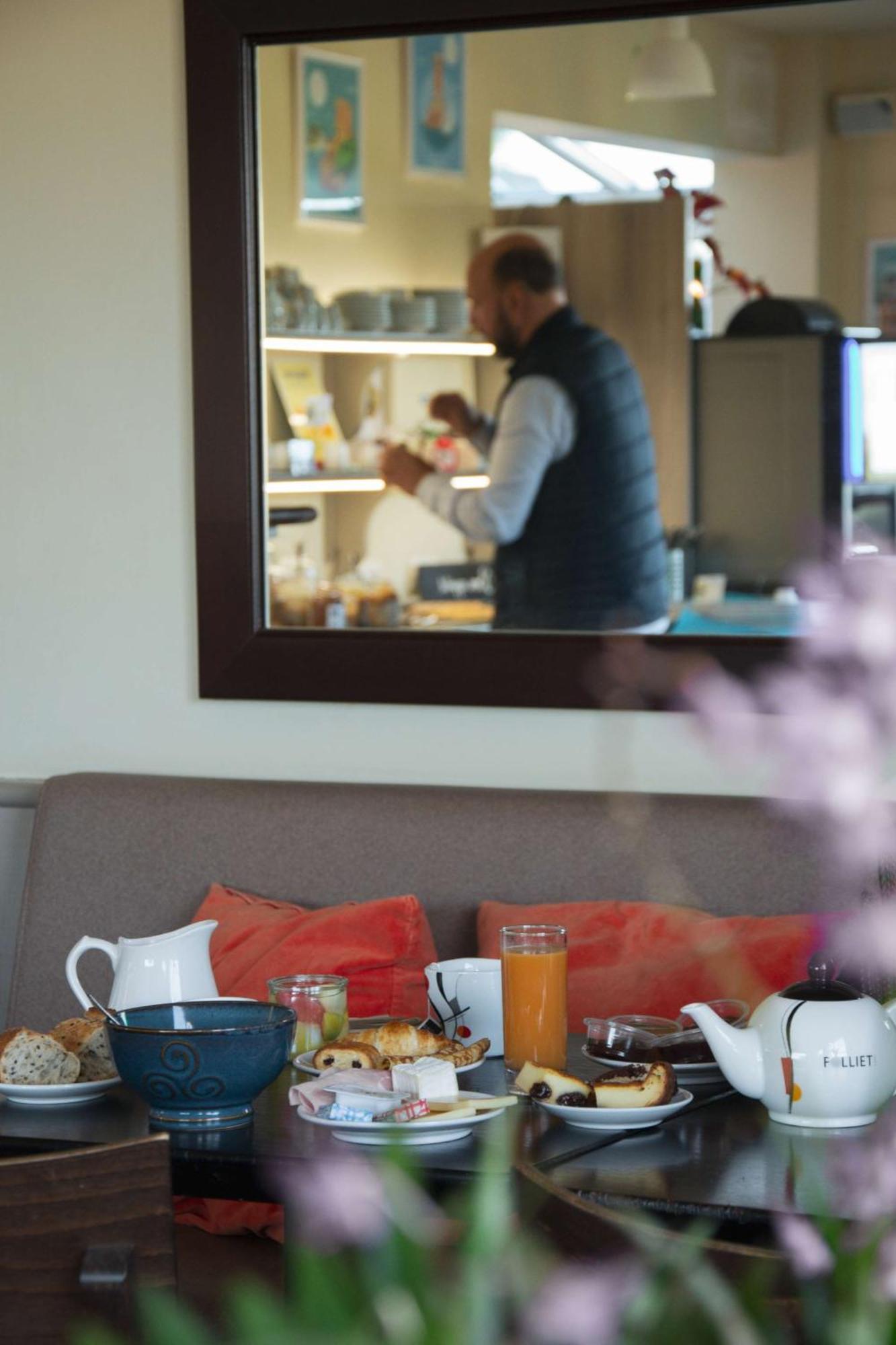 Brit Hotel Lannion-Perros Guirec Exteriör bild