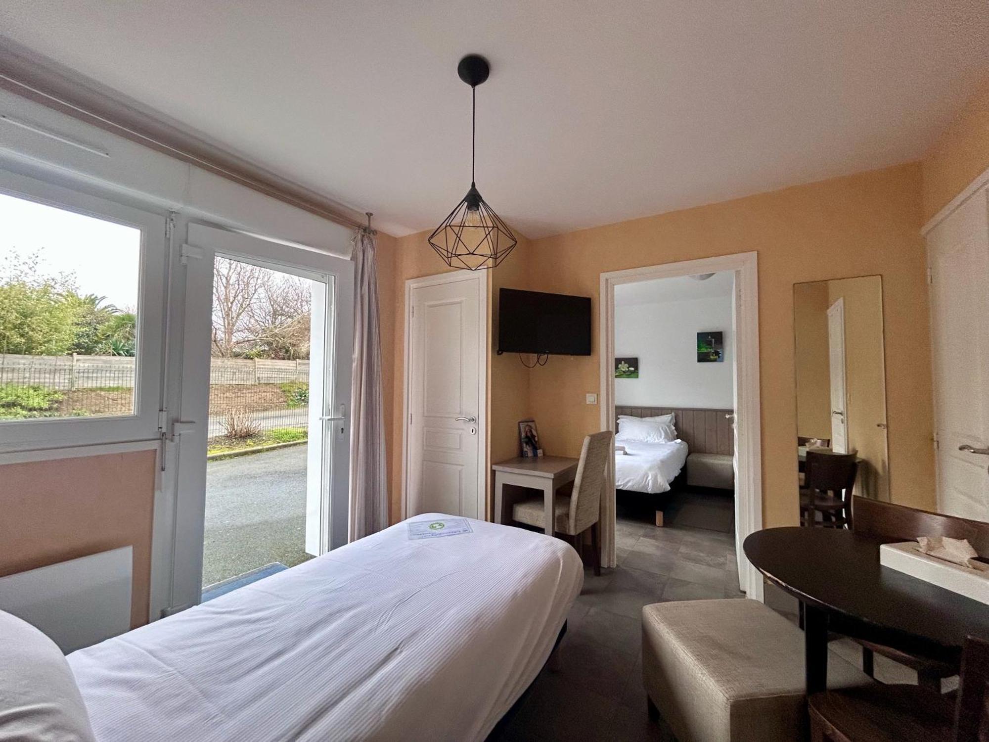 Brit Hotel Lannion-Perros Guirec Exteriör bild